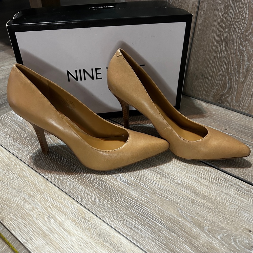 Nine West Tan Leather Pointed Toe Heels | Size 8M | Classic Stiletto| NW7Shimmer